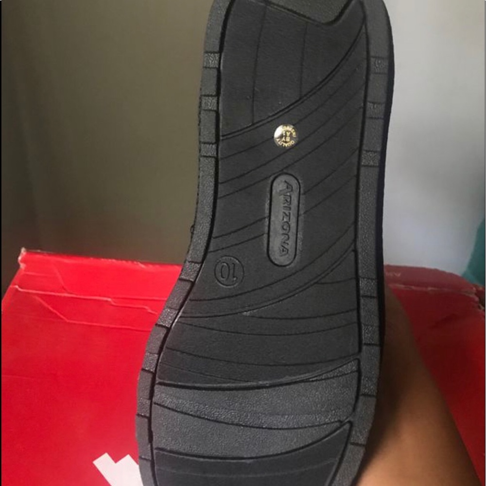 Boots . - Picture 4 of 5